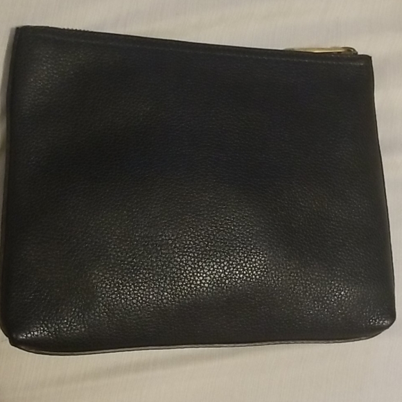 🆕️ Black Leather Gucci Bag - Picture 3 of 8